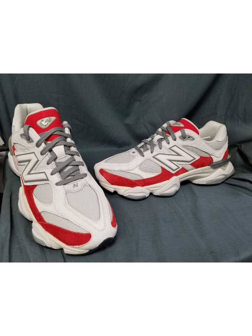 New Balance 9060 Sneakers White Red U9060JBE Men's Size 11 NEW NO BOX!